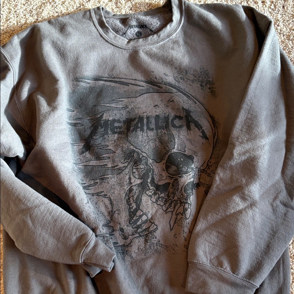 Metallica sweatshirt for women size XL